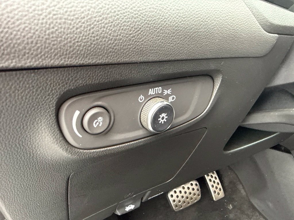 Used 2024 Gray Buick Preferred image 20