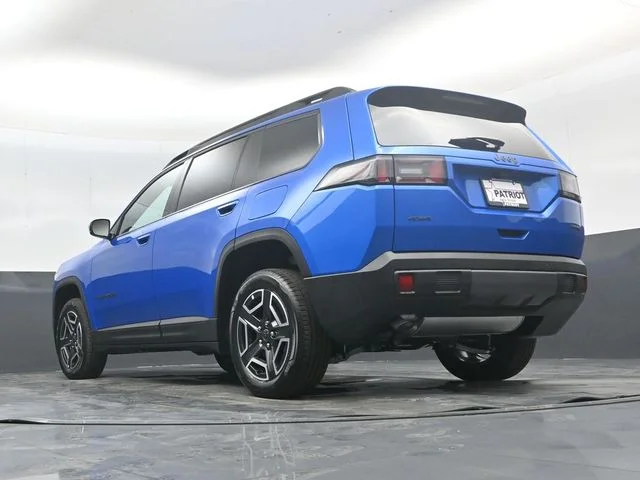 New 2026 Hydro Blue Pearl-Coat Exterior Paint Jeep Limited image 43