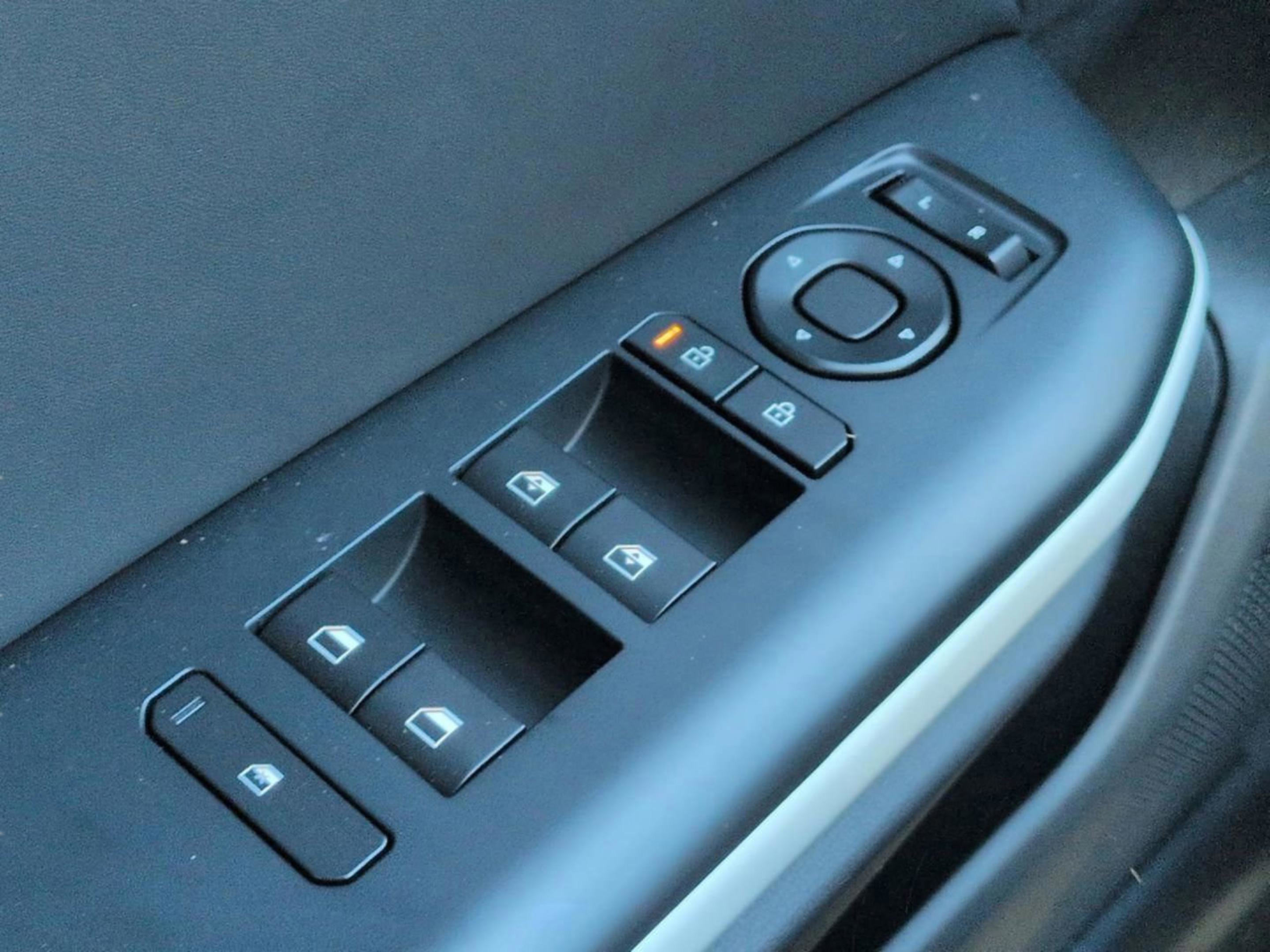 New 2026 Interstellar Gray Kia GT-Line image 27