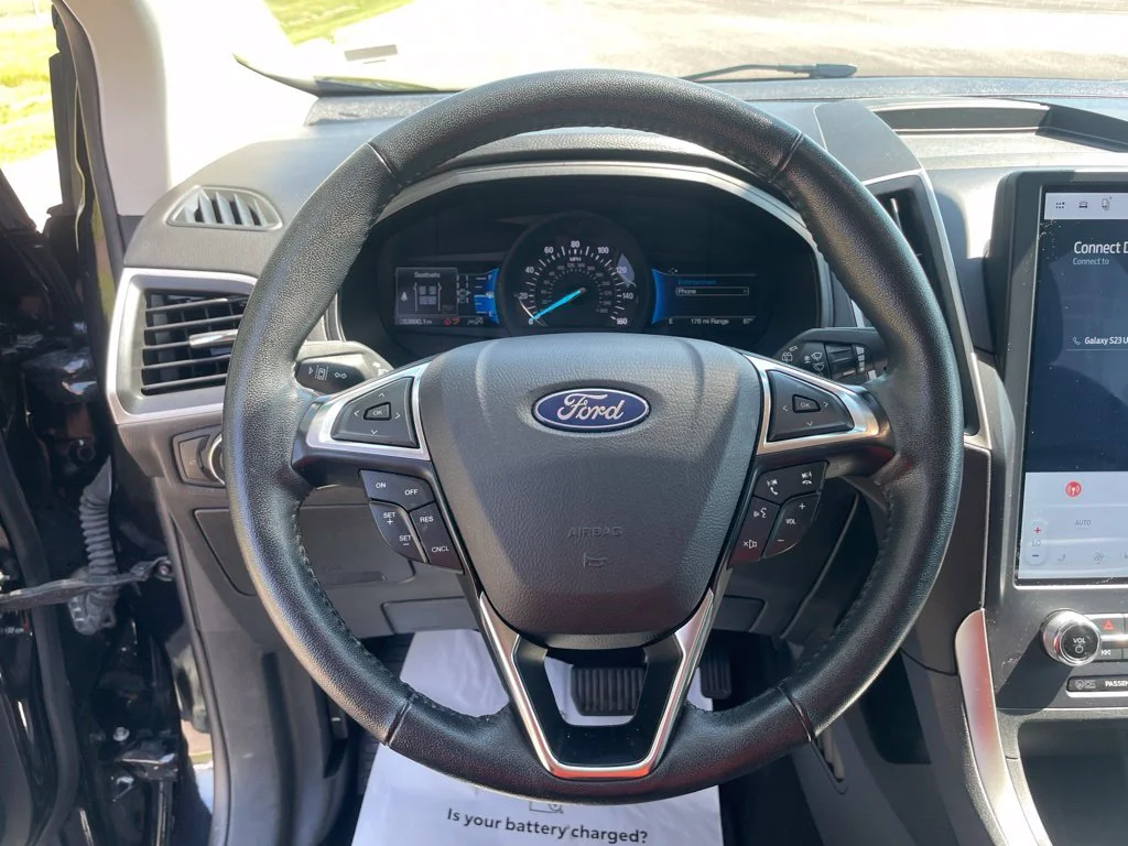 Used 2024 Black Ford SEL image 25
