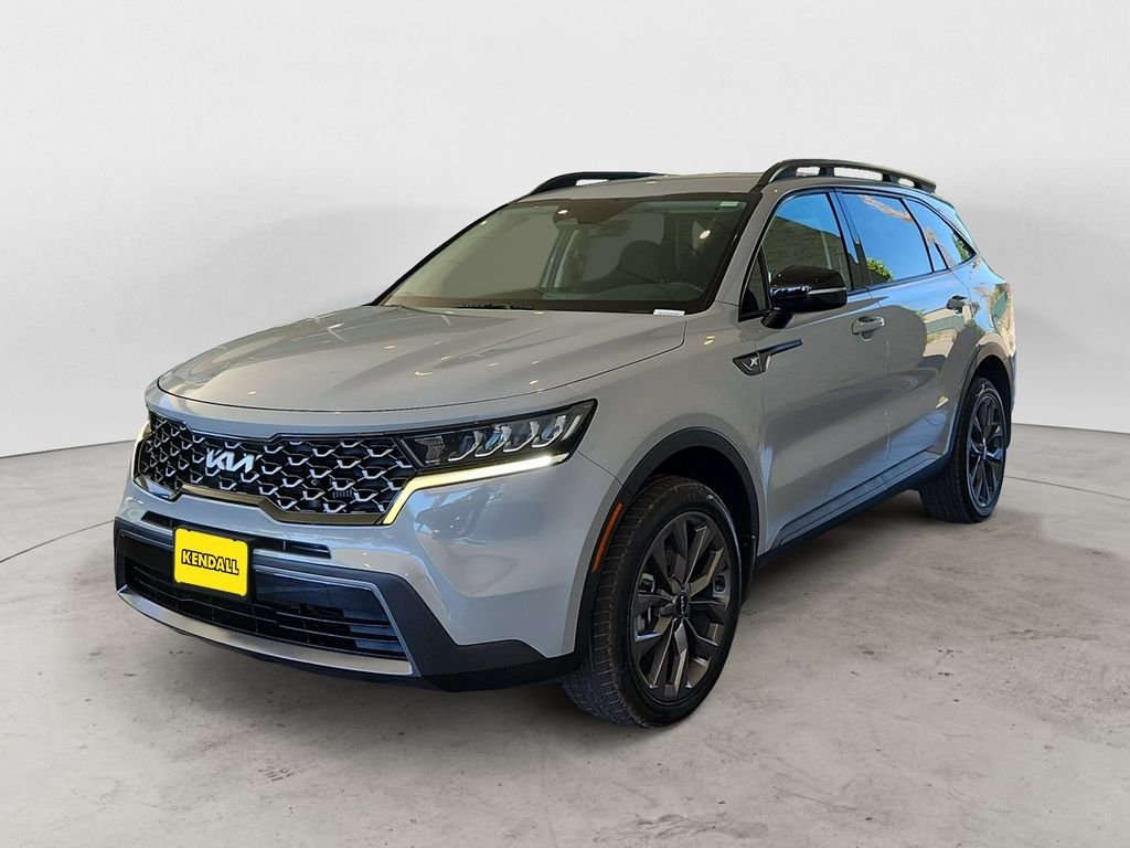 Used 2023  Kia LX image 1
