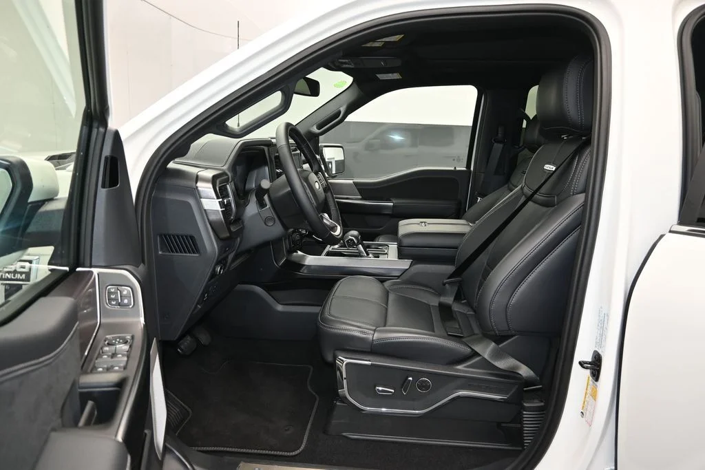 New 2026 Star White Metallic Tri-Coat Ford Platinum® image 12