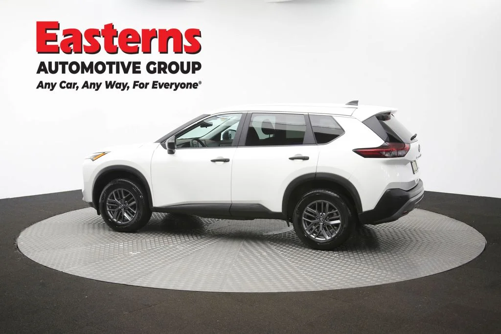 Used 2023 White Nissan S image 63