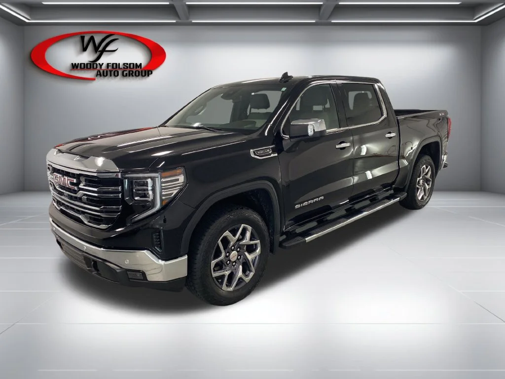 Used 2025 Black GMC SLT image 3