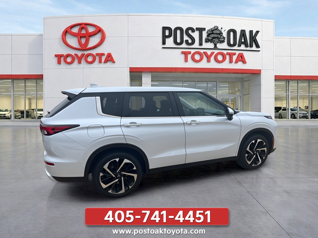 Used 2022 Gray Mitsubishi SE image 7