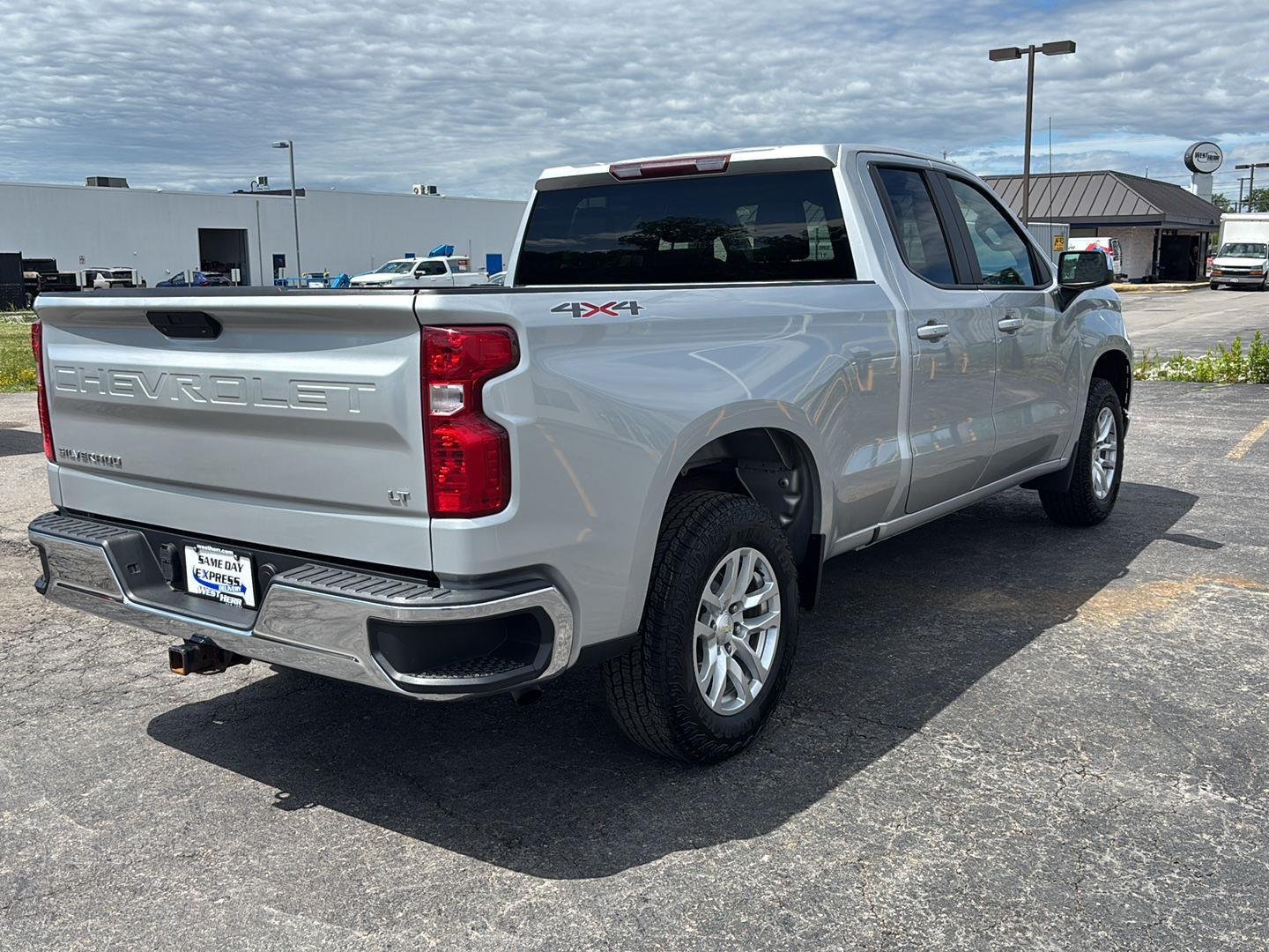 Used 2019 Silver Ice Metallic Chevrolet LT image 7
