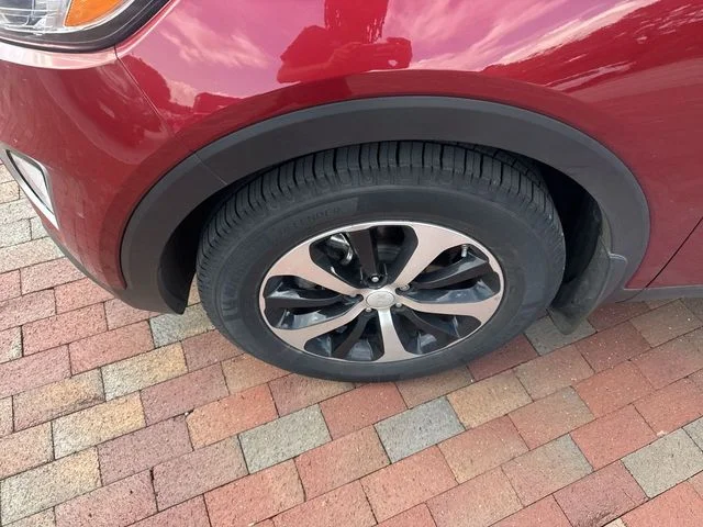 Used 2017 Red Kia EX image 2