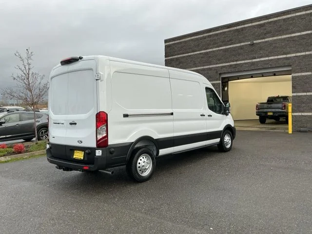 New 2026 Oxford White Ford Base image 4