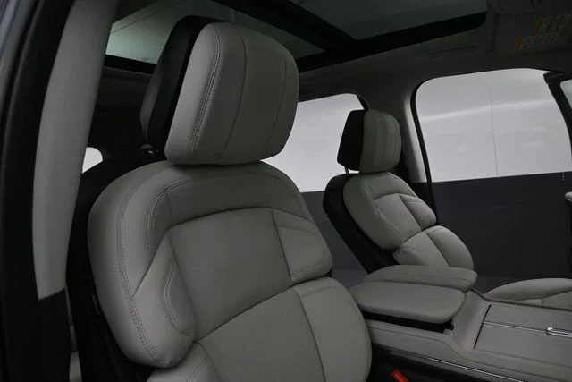 Used 2025 Blue Lincoln Reserve image 35