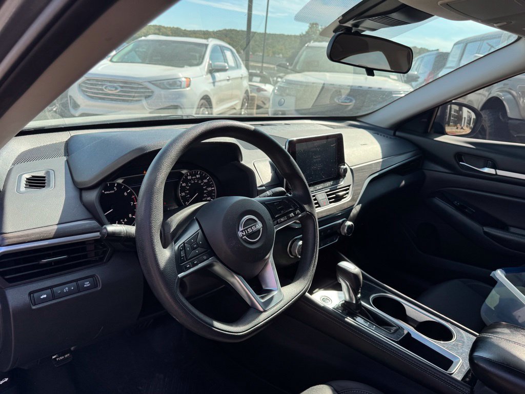 Used 2023 Gun Metallic Nissan 2.5 SV image 14