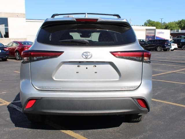 Used 2022 Celestial Silver Metallic Toyota XLE image 6
