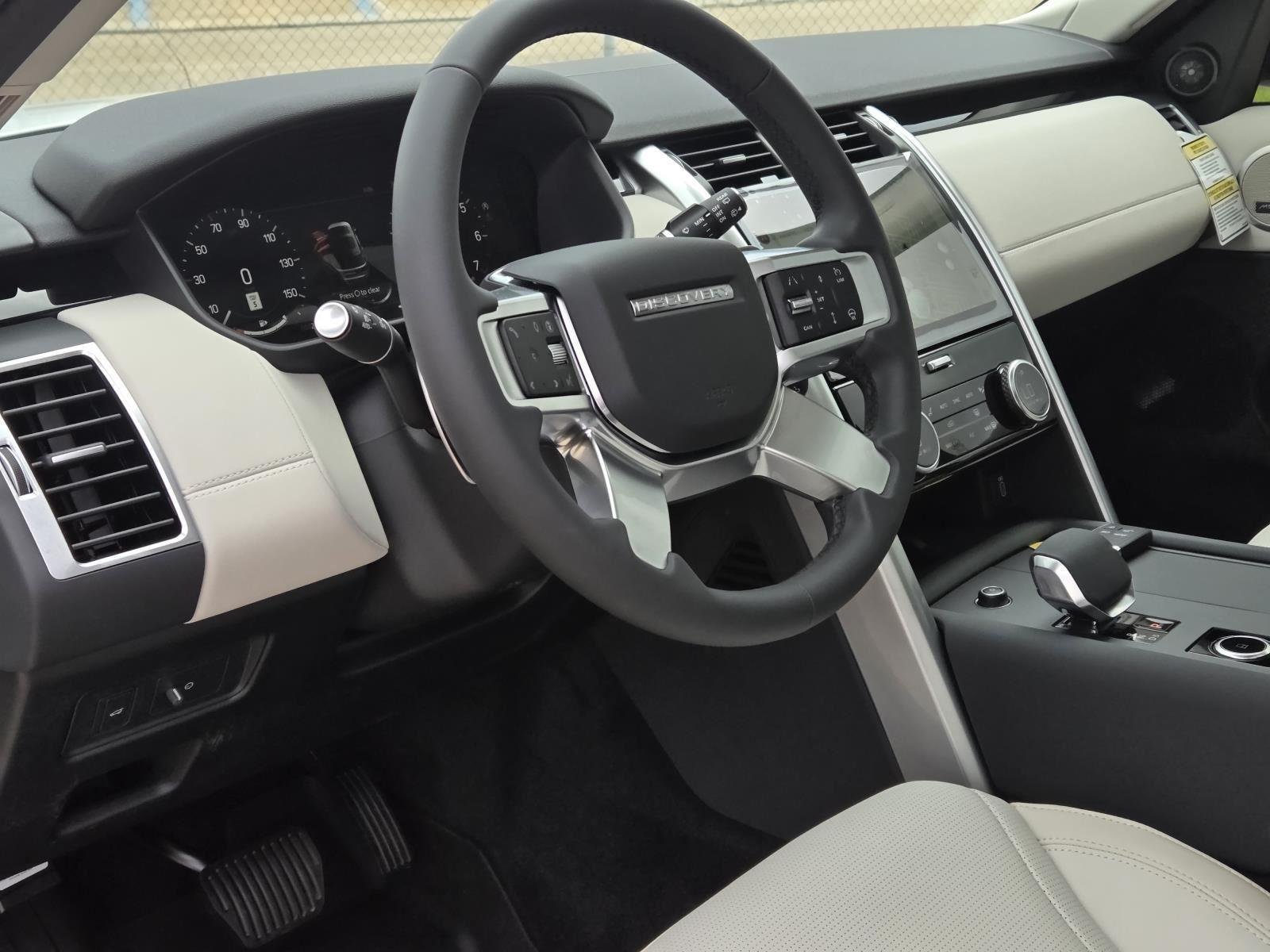 New 2026 Fuji White Land Rover S image 37