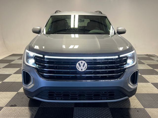 New 2026 Silver Volkswagen 2.0T SE w/Technology image 2