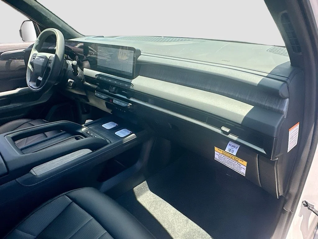 New 2027 Glacial White Pearl Kia X-LINE SX PRESTIGE image 32