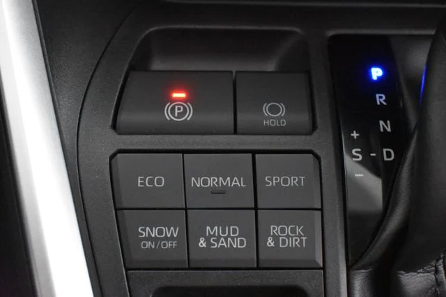 Used 2021 Black Toyota XLE Premium image 31