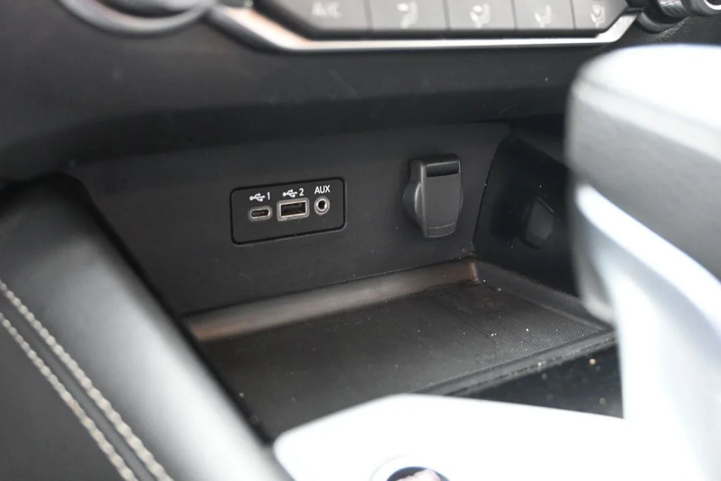 Used 2023 White Nissan 2.5 SV image 25