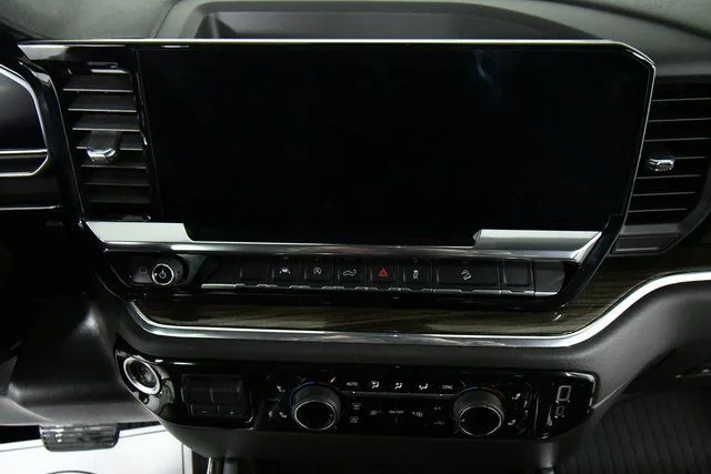 Used 2025 White Chevrolet LT Trail Boss image 4