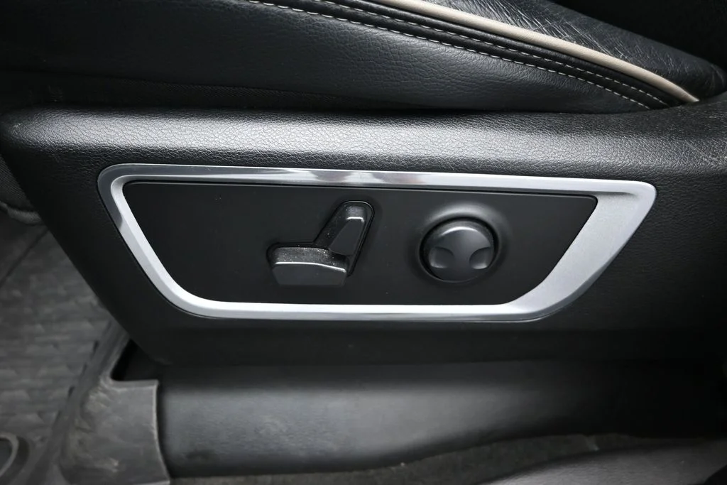 Used 2023 Gray Ram Laramie image 21