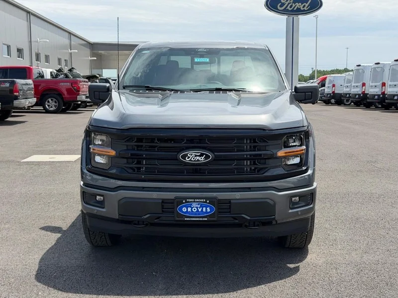 New 2026 Carbonized Gray Metallic Ford XLT image 2