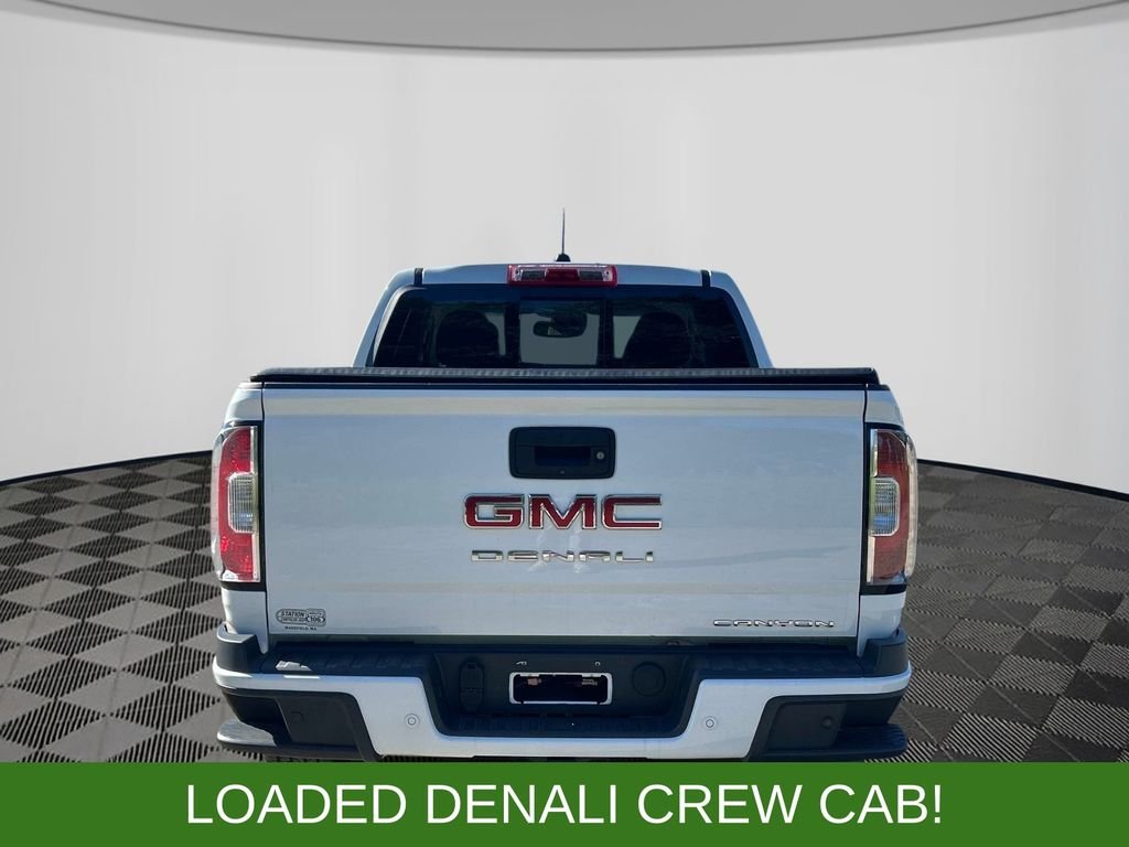 Used 2022 White GMC Denali image 4