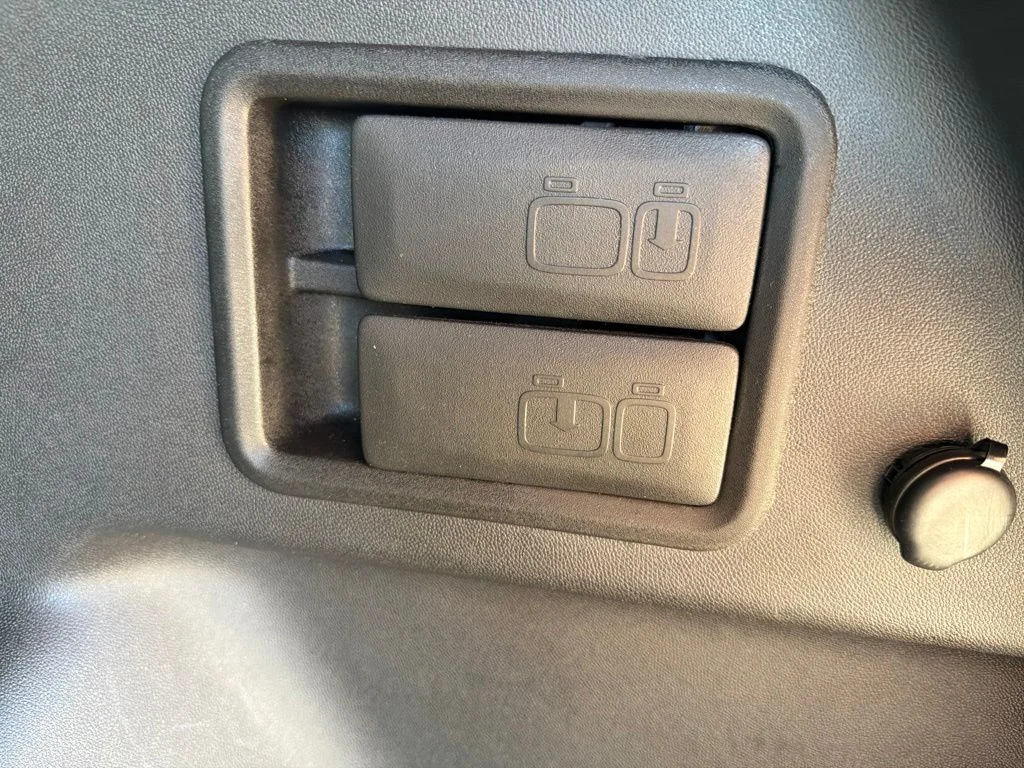 Used 2024 Summit White Chevrolet LT image 35