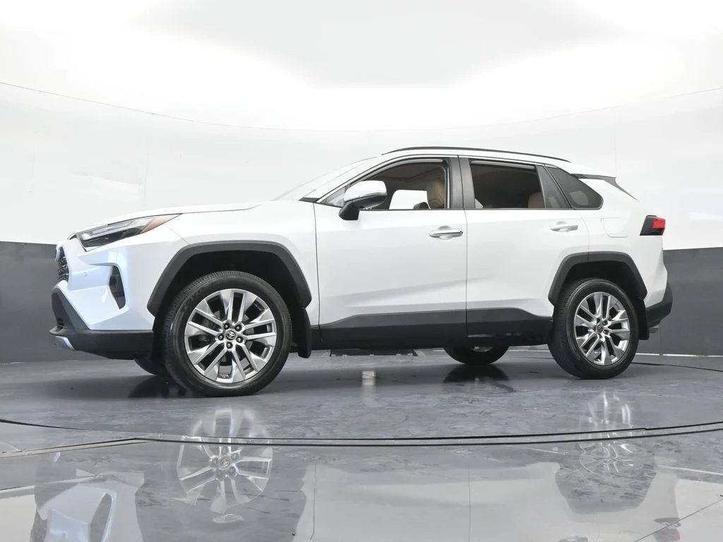 Used 2023 Ice Cap Toyota Limited image 54