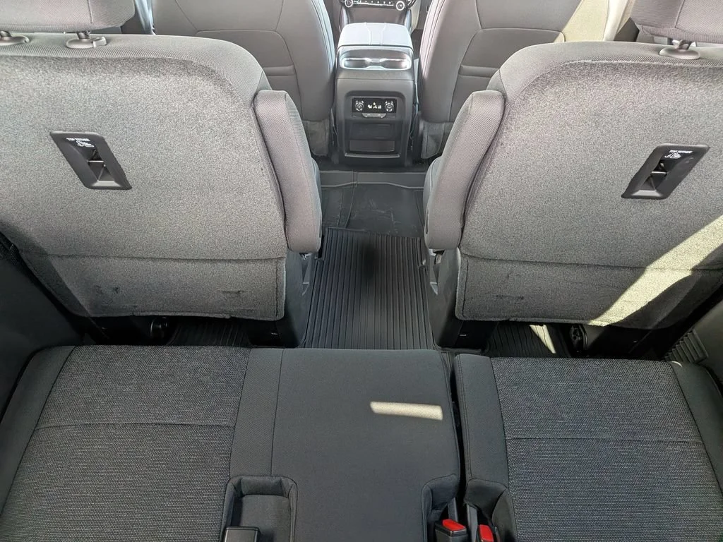 New 2026 Summit White Chevrolet LT image 31
