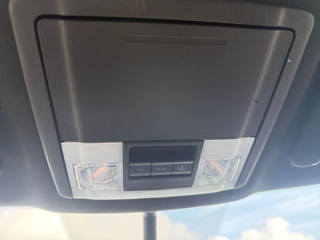 Used 2018 Gray Ford Limited image 27
