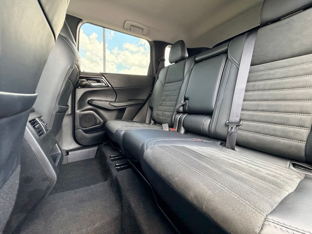Used 2024 Blue Mitsubishi SE image 15