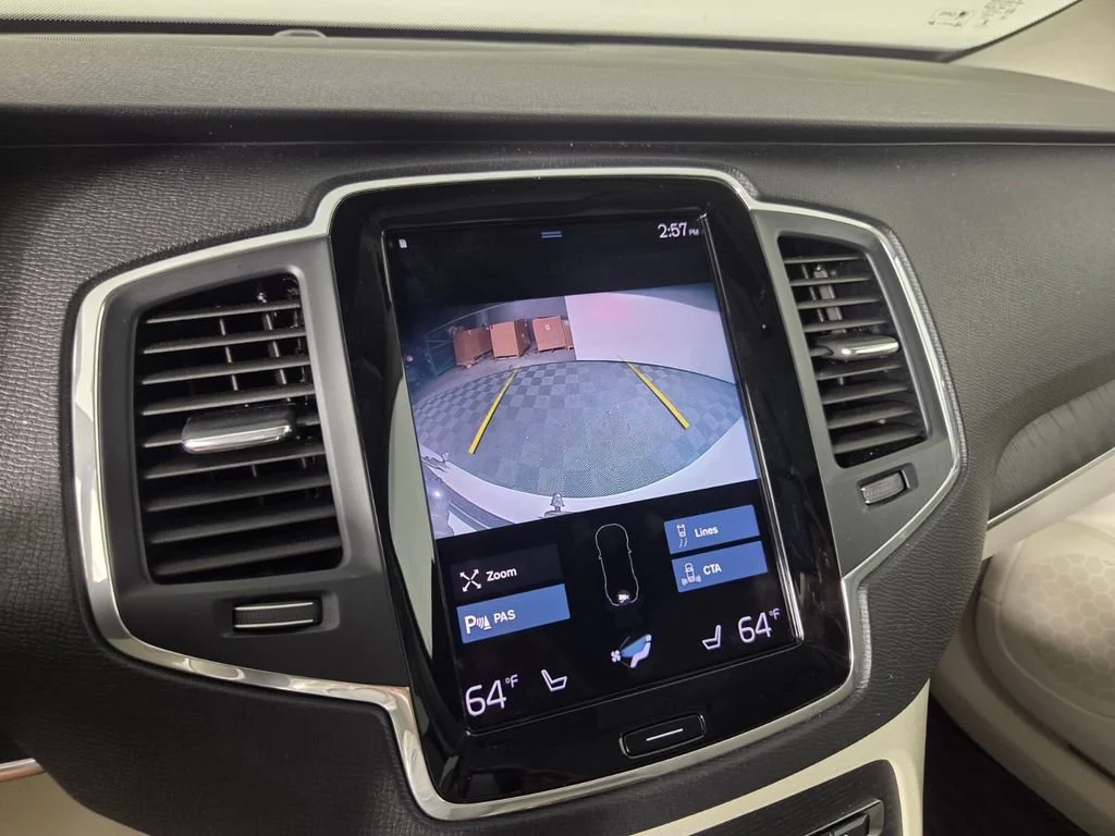 Used 2020 Crystal White Volvo Momentum image 12