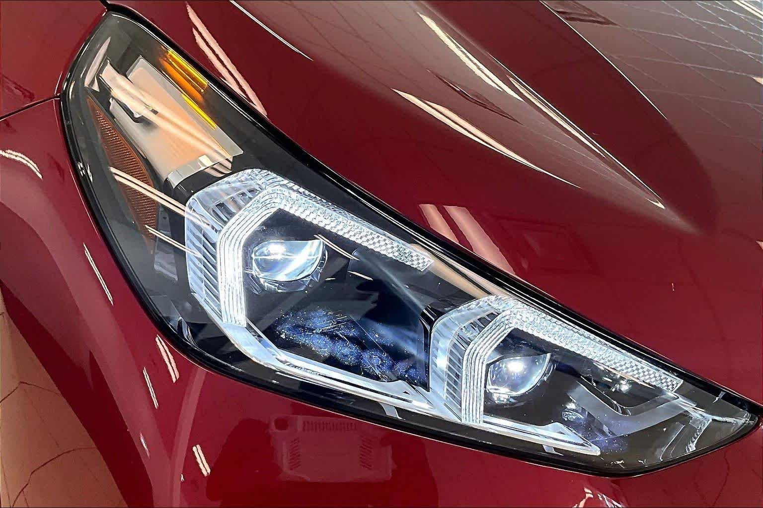 Used 2026 Vegas Red Metallic BMW xDrive28i image 26