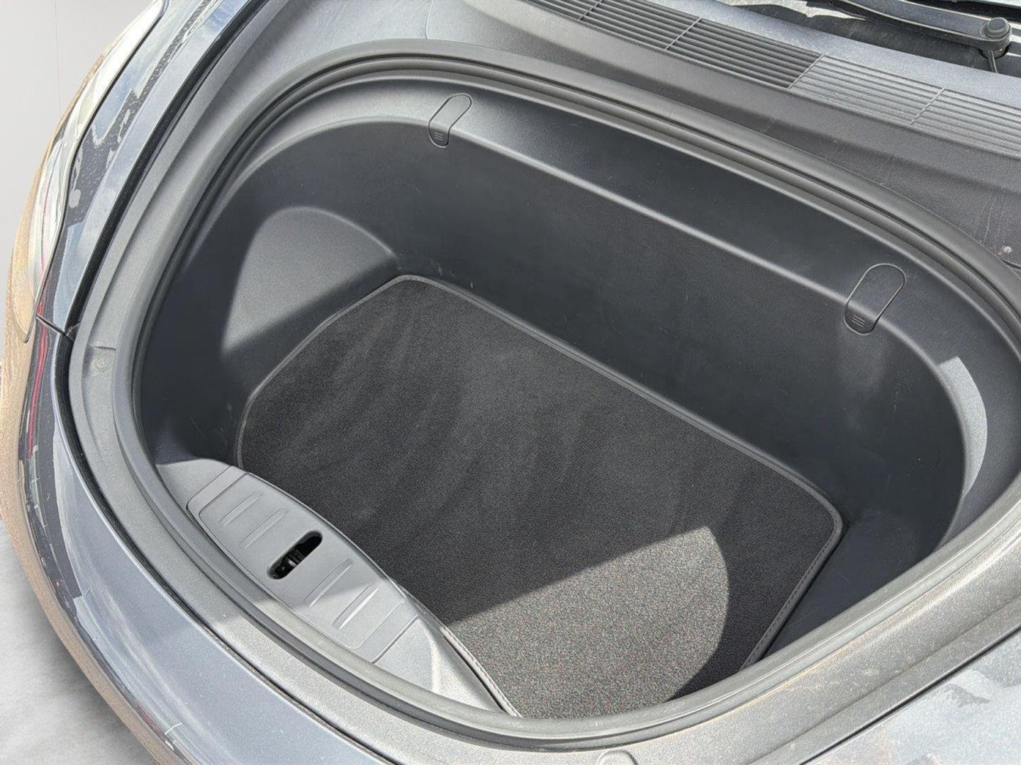 Used 2018  Tesla Long Range Battery image 10