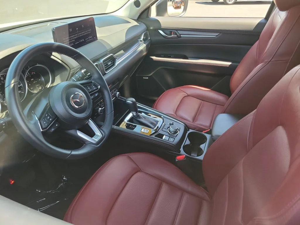Certified Used 2025 White Metallic Mazda 2.5 S Carbon Edition image 3