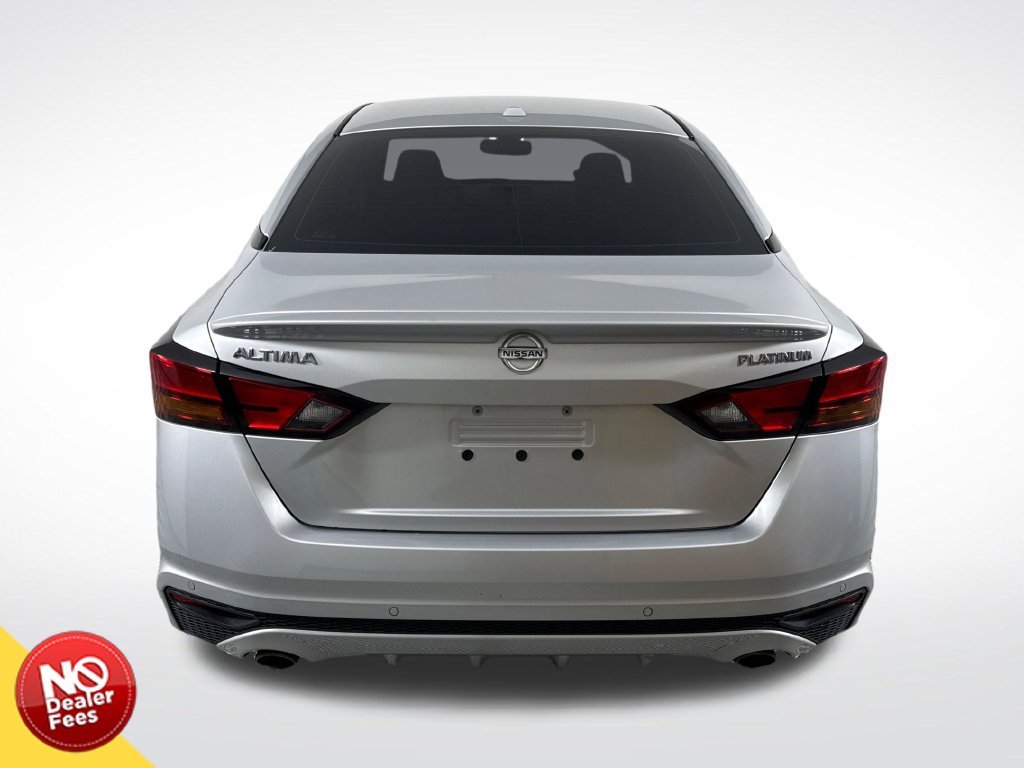 Used 2020 Silver Nissan 2.5 Platinum image 5