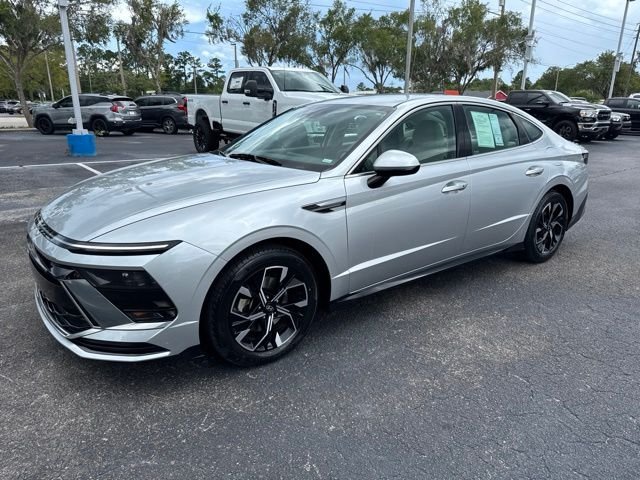 Used 2025 Silver Hyundai SEL image 15