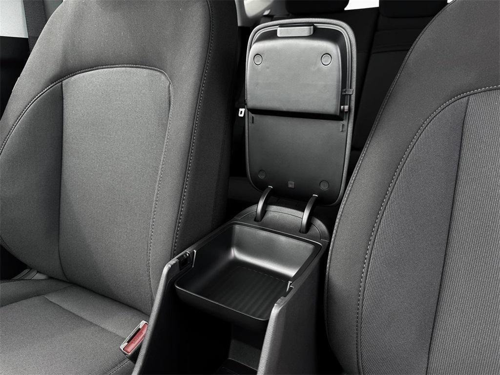 2025 Hyundai Kona SEL Convenience - Photo 18