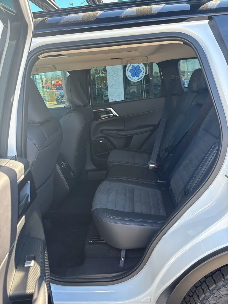 New 2026 White Mitsubishi Trail Edition image 10