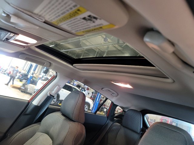 Used 2024 Pearl Subaru Premium image 9