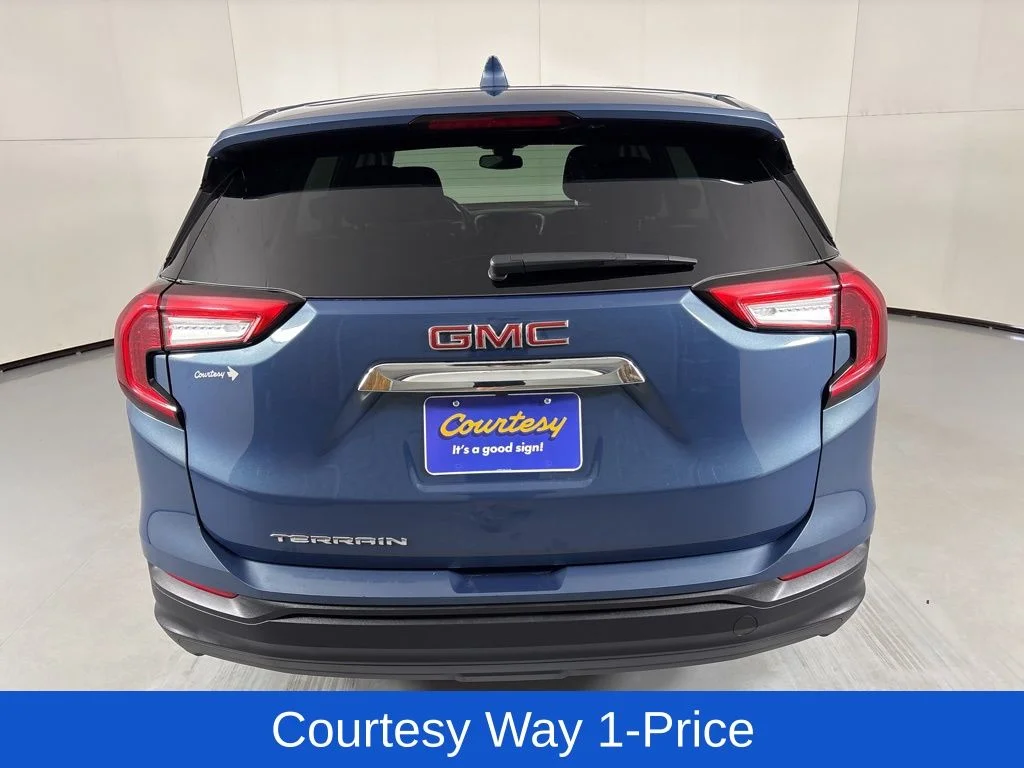 Used 2024 Blue GMC SLE image 9