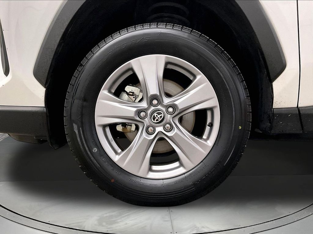 Used 2023 White Toyota LE image 12