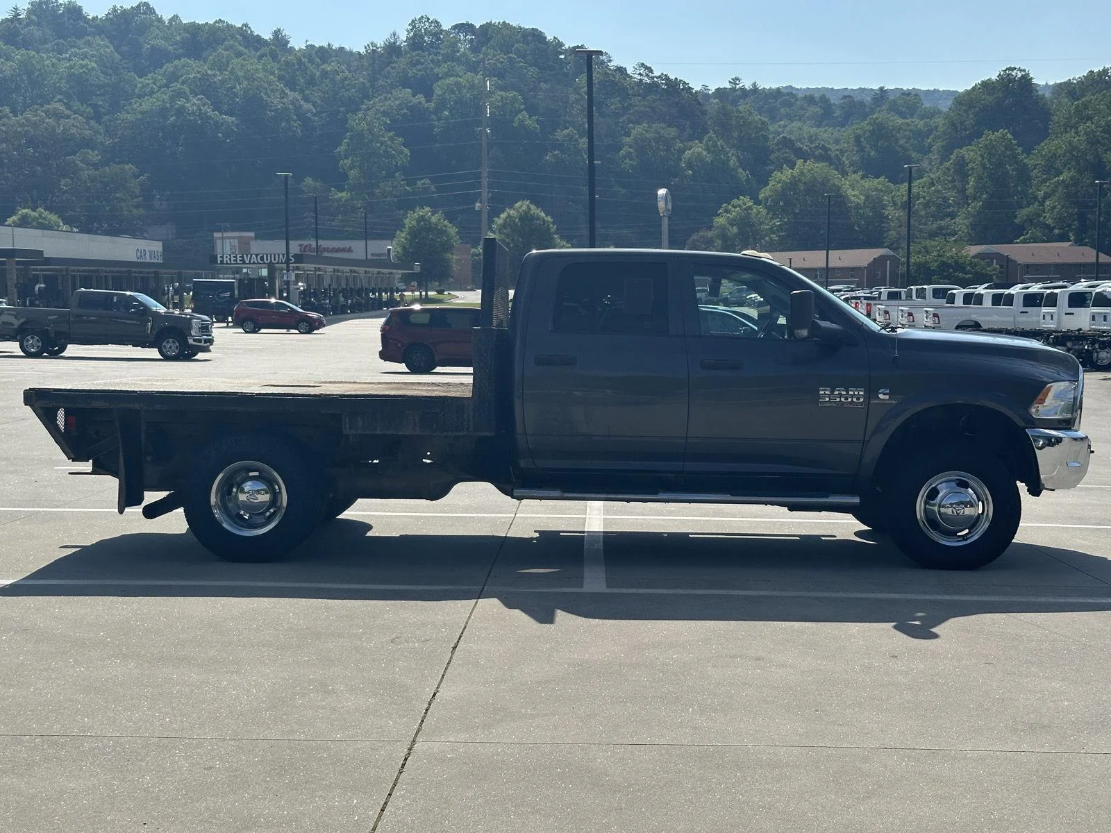 Used 2017 Granite Crystal Metallic Clearcoat Ram Tradesman image 8