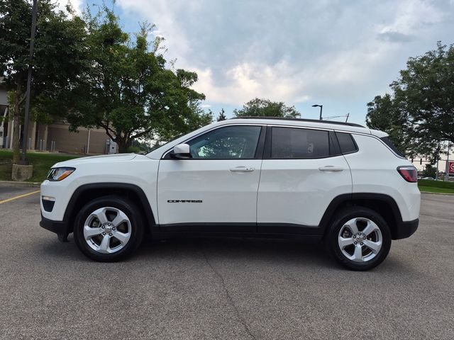 Used 2018 White Jeep Latitude image 5