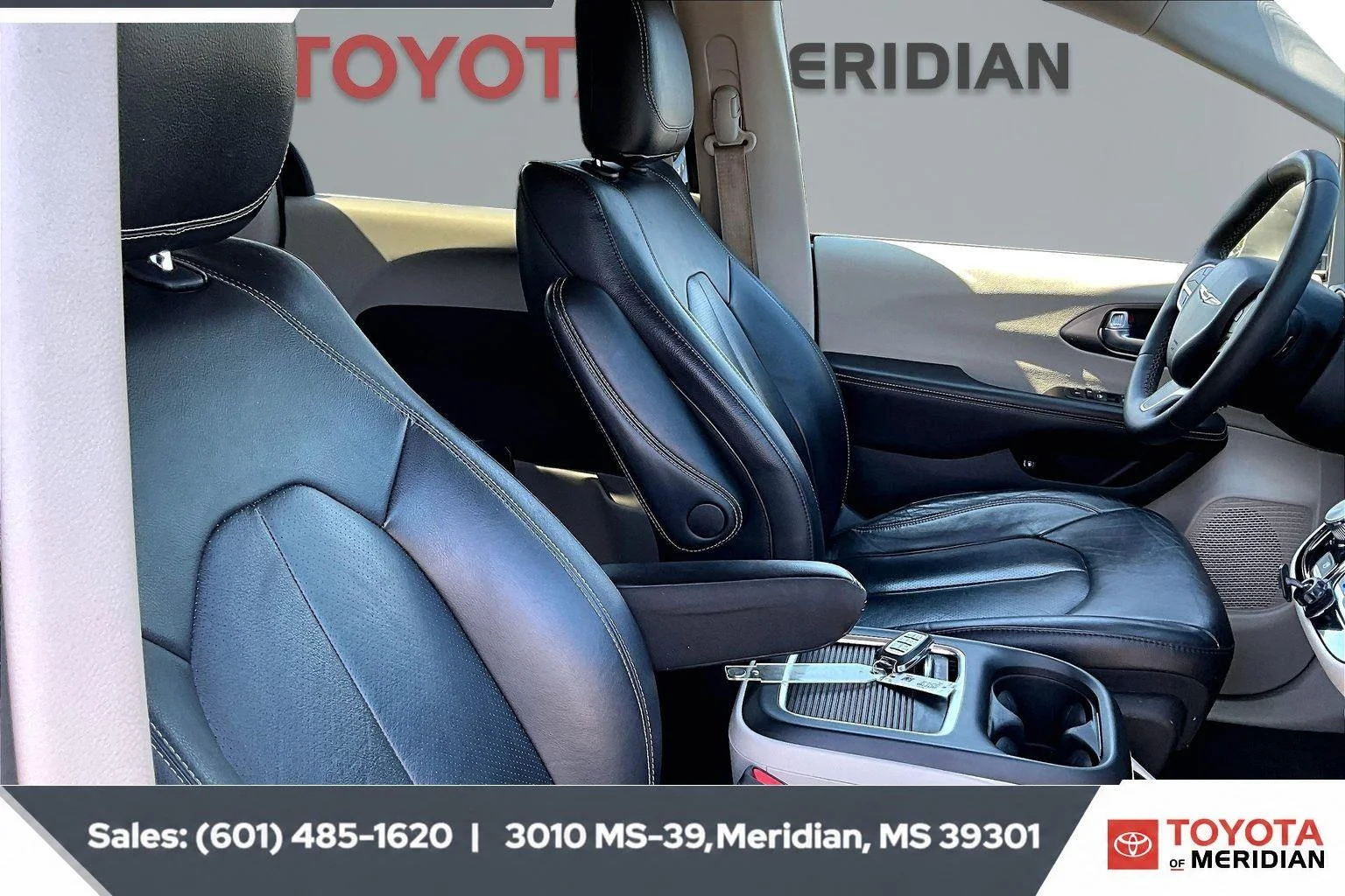 Used 2022 Ceramic Gray Clearcoat Chrysler Hybrid Touring L image 6