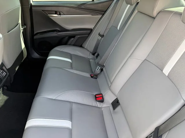 Used 2026 Ice Toyota SE image 27