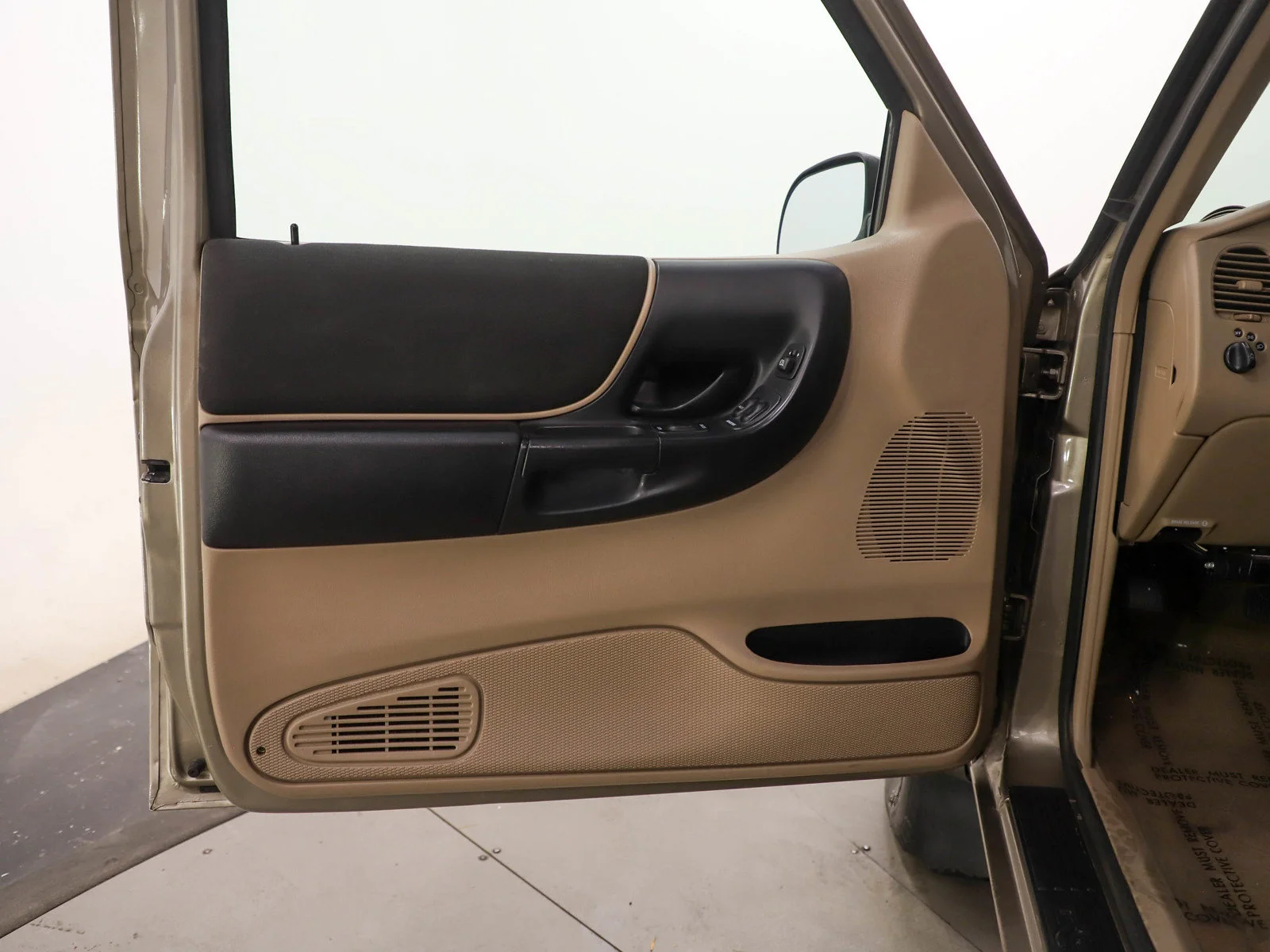 Used 2003  Ford XLT image 16