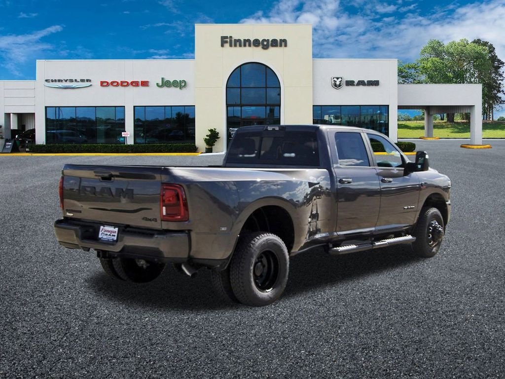 New 2026 Granite Crystal Metallic Clear-Coat Exterior Paint RAM Laramie image 6
