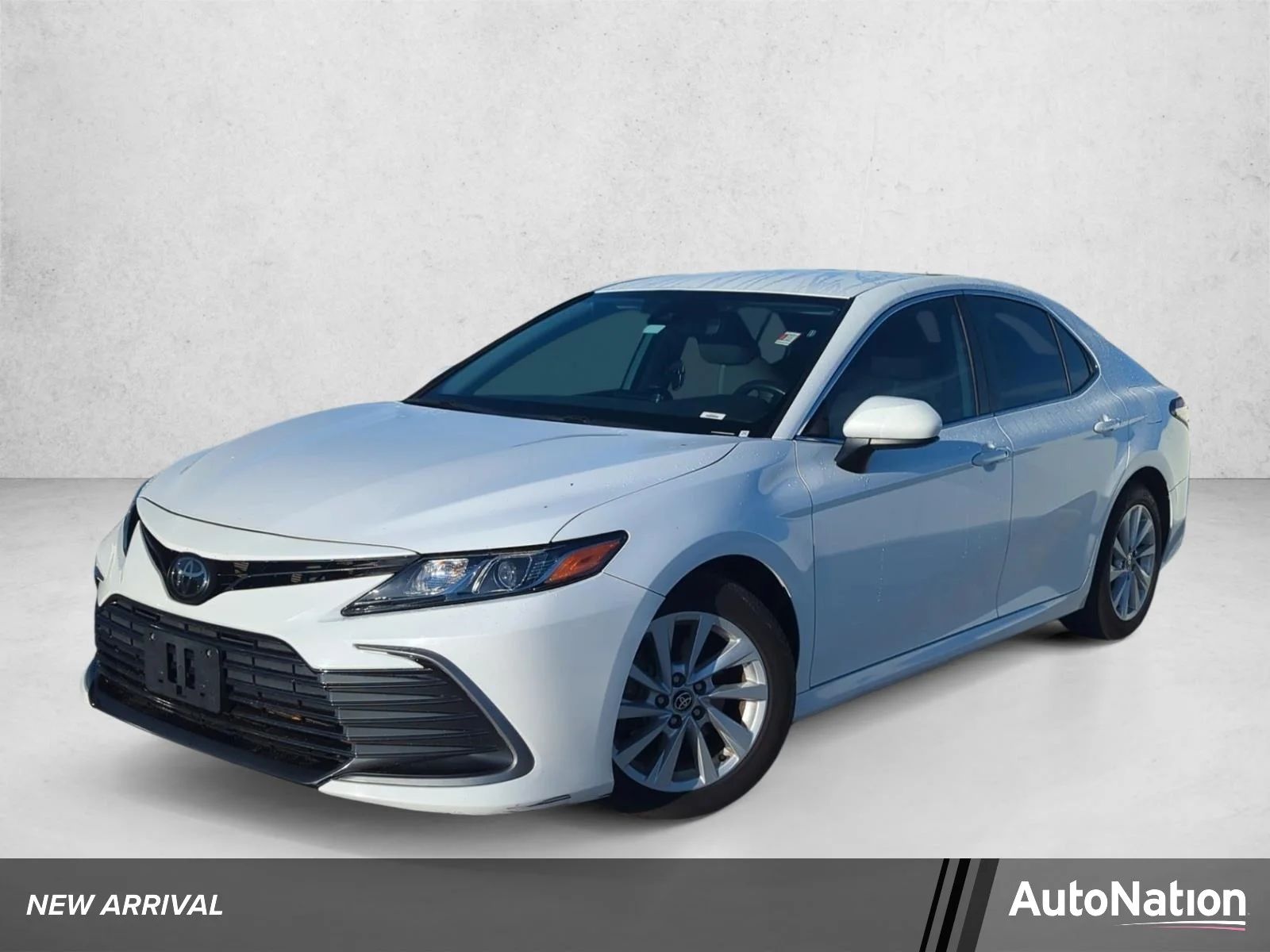 Used 2022 White Toyota LE image 1