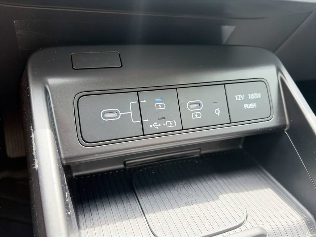 Used 2024  Hyundai SEL image 19