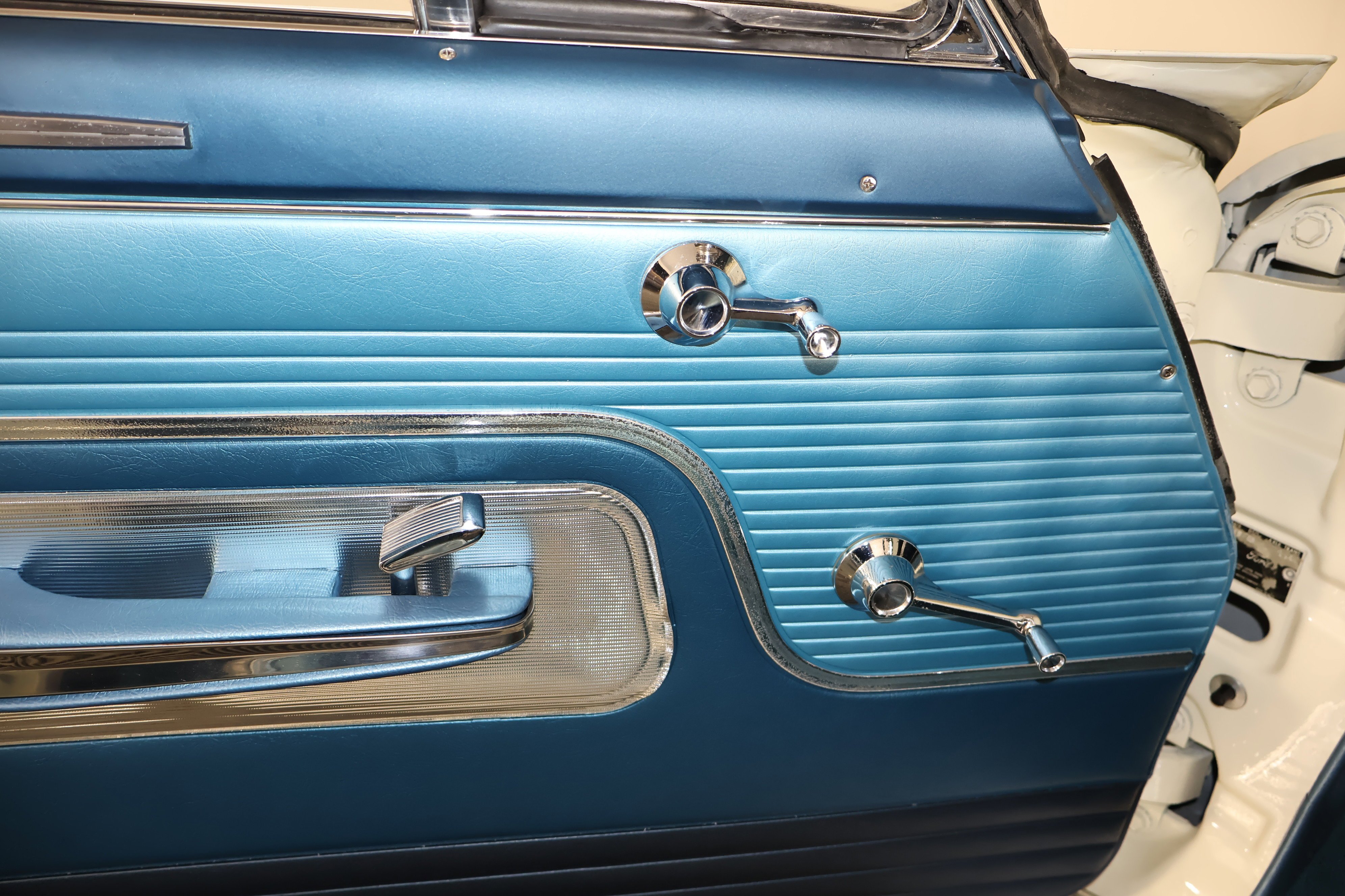 Used 1963 White Ford  image 48
