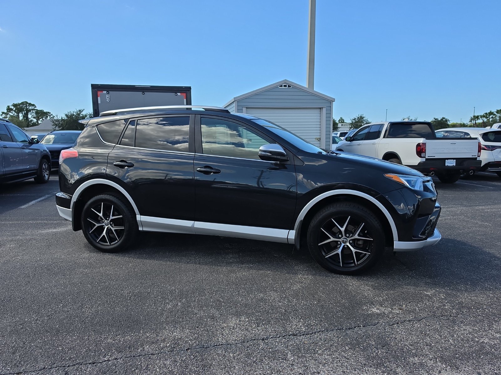 Used 2016 Toyota RAV4 SE with VIN JTMJFREV3GJ065926 for sale in Port Richey, FL
